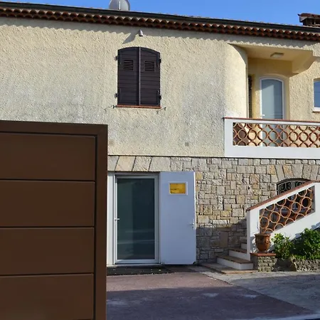 Apartment Lapescouline *